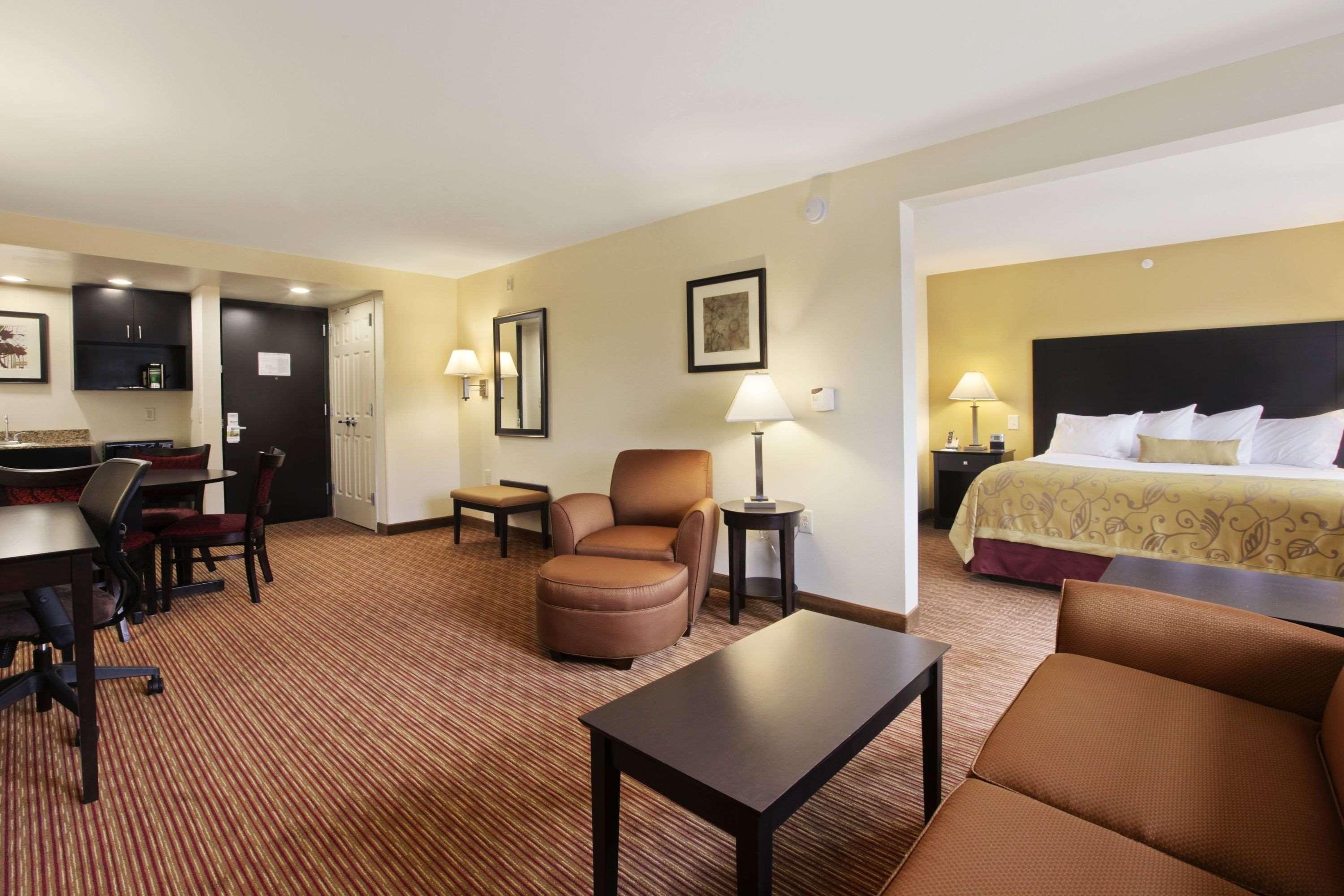 Wingate By Wyndham State Arena Raleigh/Cary Hotel Exterior foto